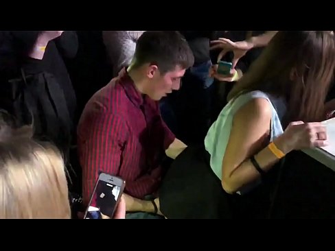 ❤️ Äkta sex på en rysk nattklubb. 18-årig rysk tjej i anus och vagina knullad på en nattklubb. ☑ Pornvideo at porn sv.4k-porno.ru ️❤